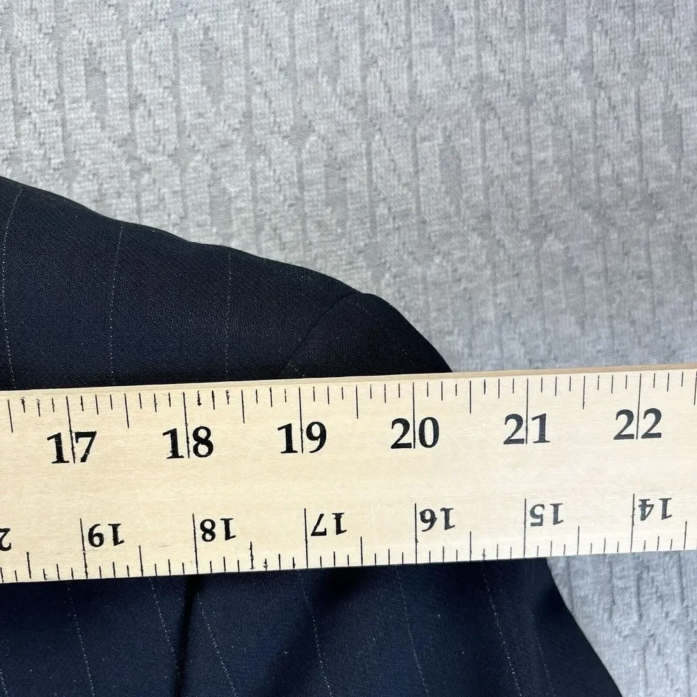 Armani Collezioni blazer men's (42R) Lana Wool navy pinstripe‎ Made In Italy